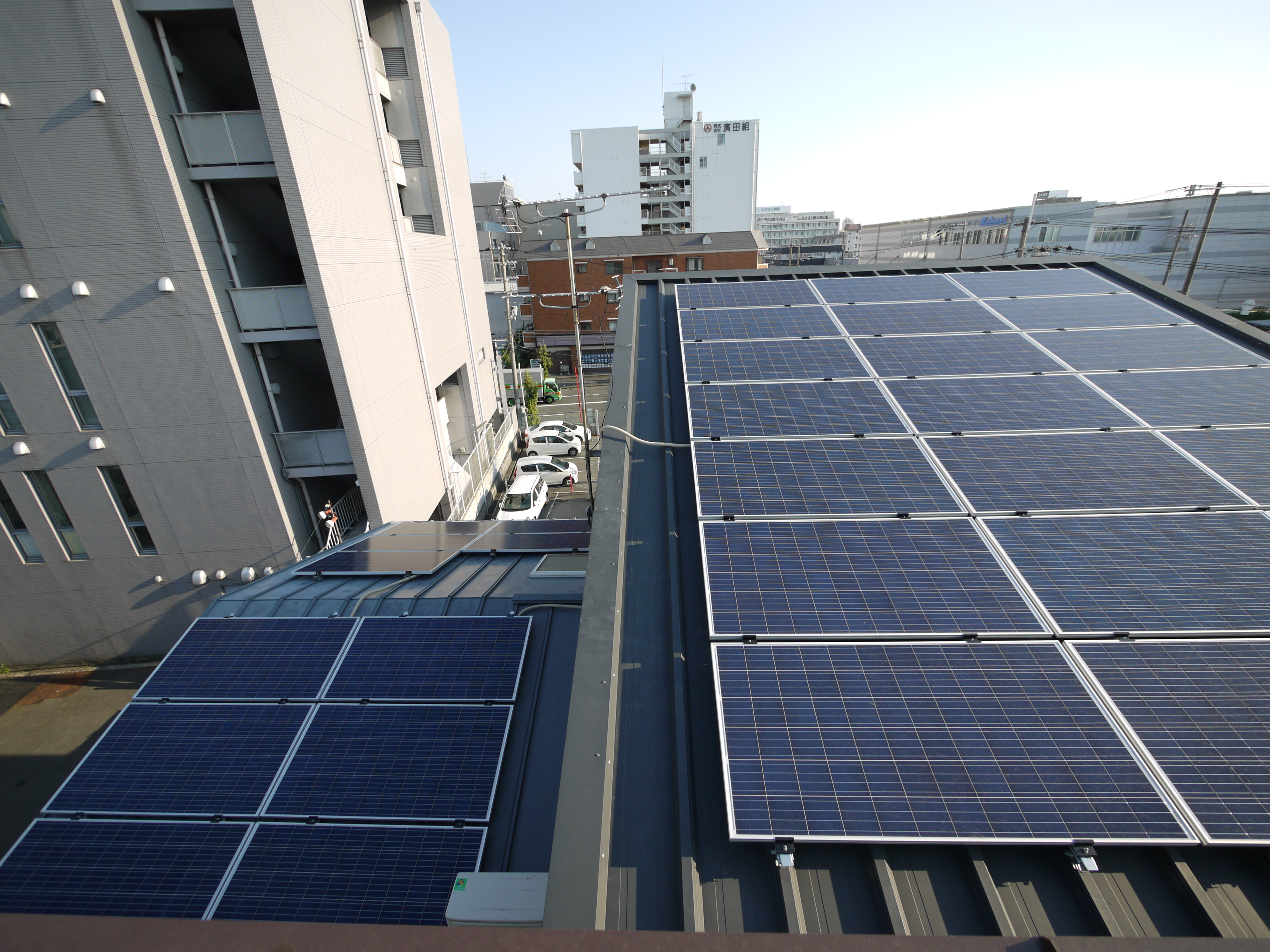 イノベーション太陽光発電所（東大阪屋根置き）